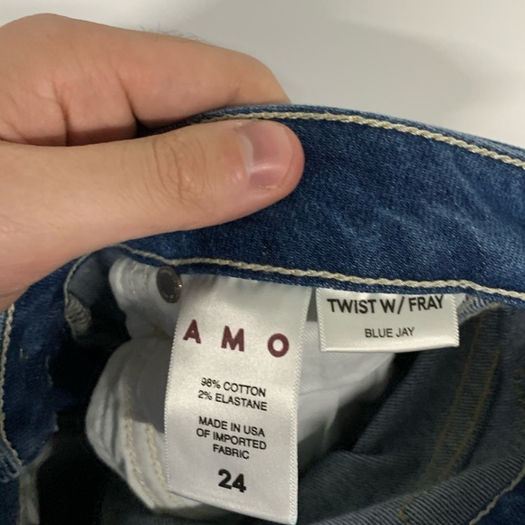 AMO | Twist Frayed Split Hem Cropped Jean 24 NEW - Picture 5 of 6